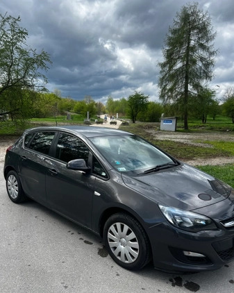 Opel Astra cena 28900 przebieg: 130000, rok produkcji 2015 z Kraków małe 46